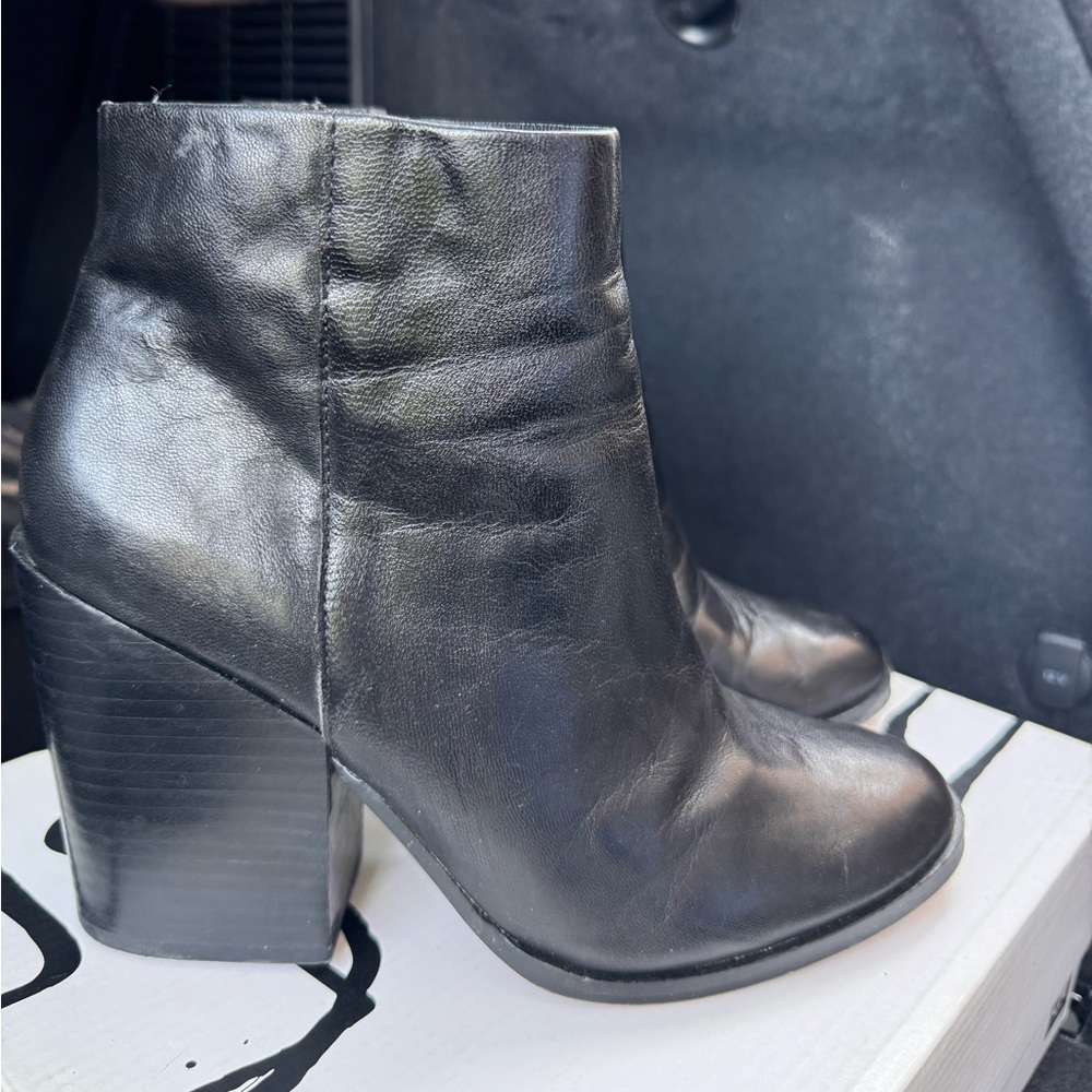 Dolce Vita Marlyn Leather Bootie